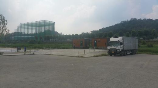 주차장옆 화장실.jpg