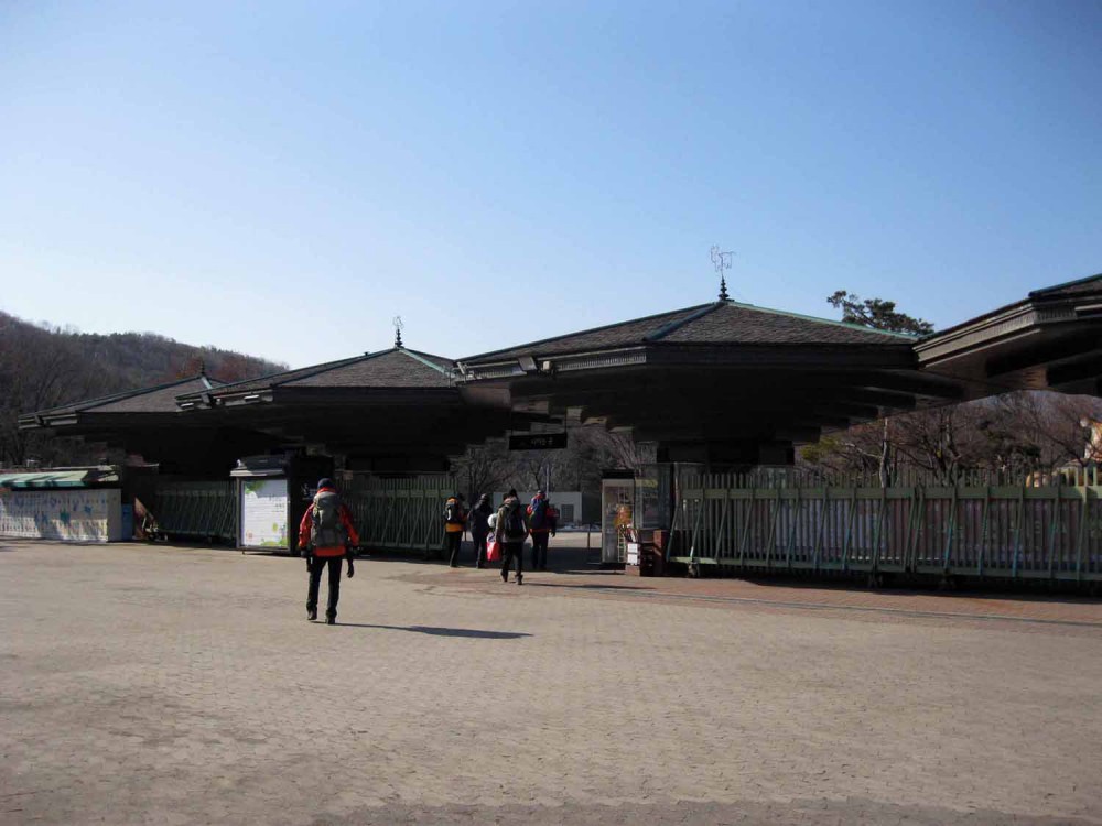 20130126-4.2 서울동물원 매표소를 나간다.JPG