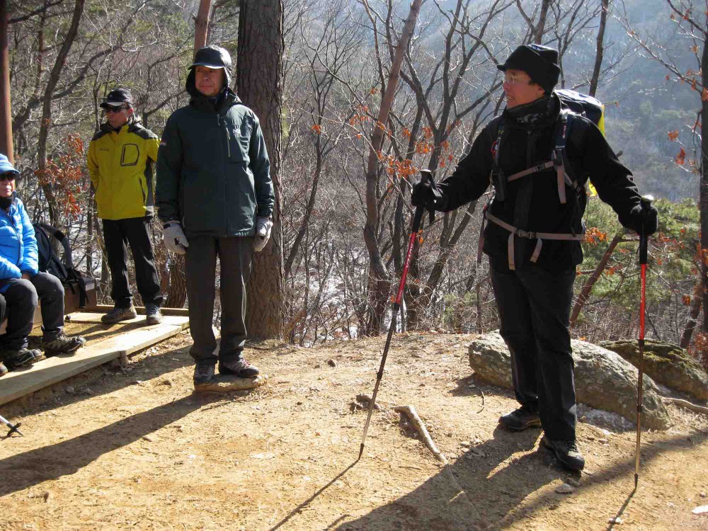 20130126-3.9a3 '독서하는 숲'길에서 쉬고...JPG