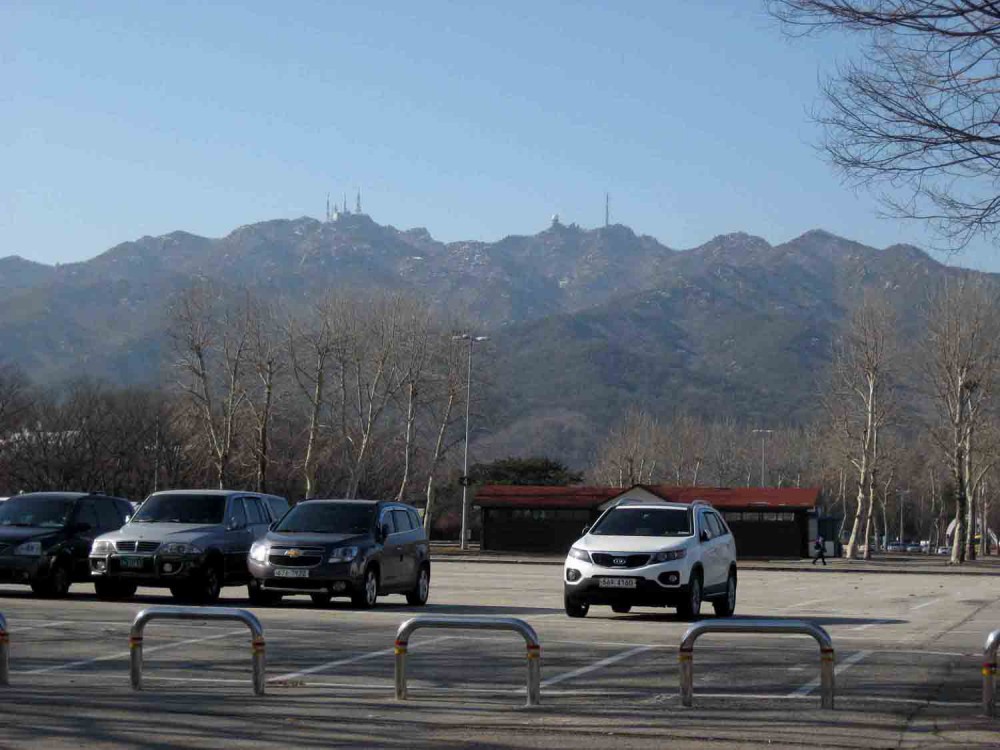 20130126-4.6 서울대공원 주차방에서 본 관악산.JPG