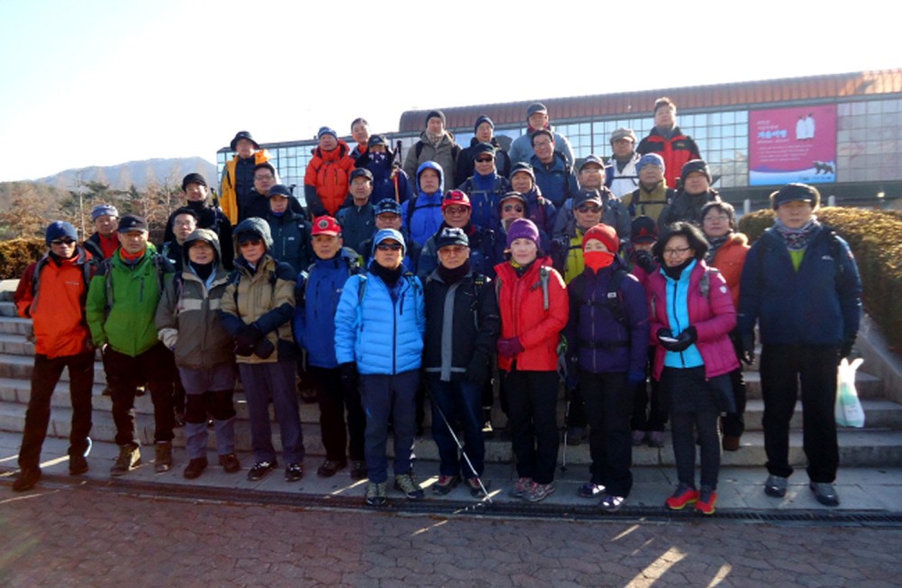 20130126-2.7 대공원 분수대 앞에서 기념촬영 - 찍사포함 40명.jpg