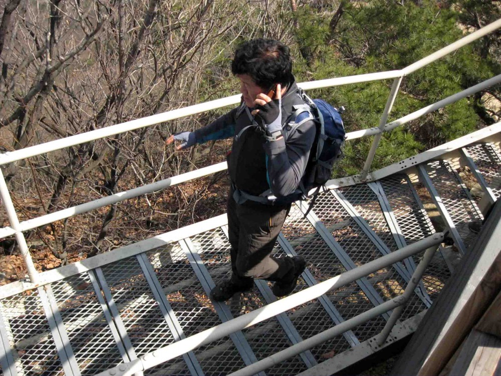 3.5a 철계단을 내려간다 @사당능선.JPG