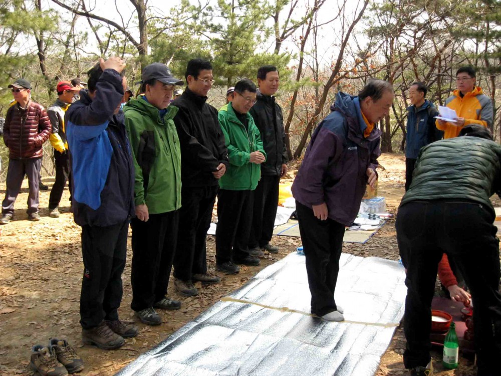 5.4h 참석 동문들의 헌작.JPG