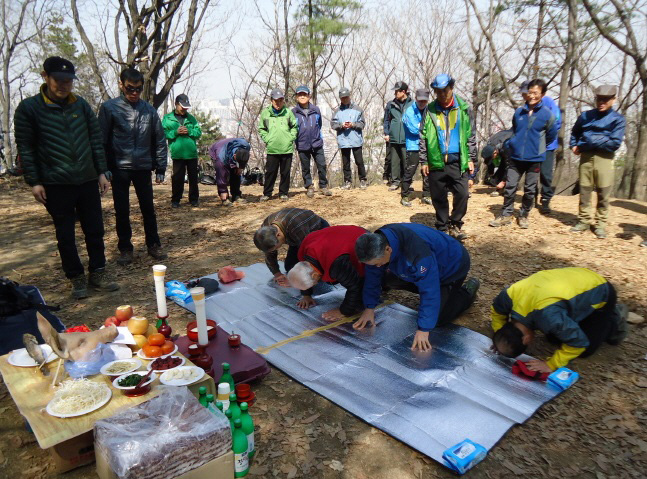 5.4f2 참석 동문들의 헌작.jpg