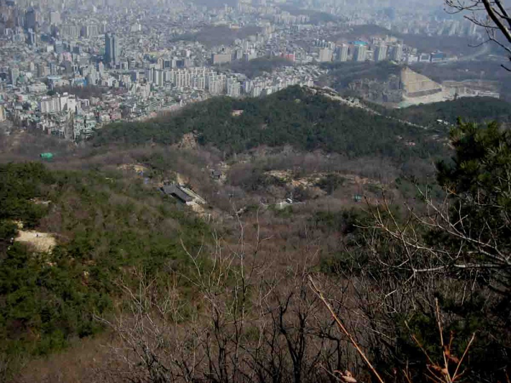 3.7a 사당능선에서 본 관음사.JPG