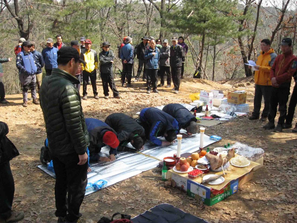 5.4i 참석 동문들의 헌작.JPG