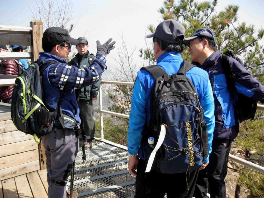 3.4r 거북바위 부근 전망데크에서 @사당능선.JPG