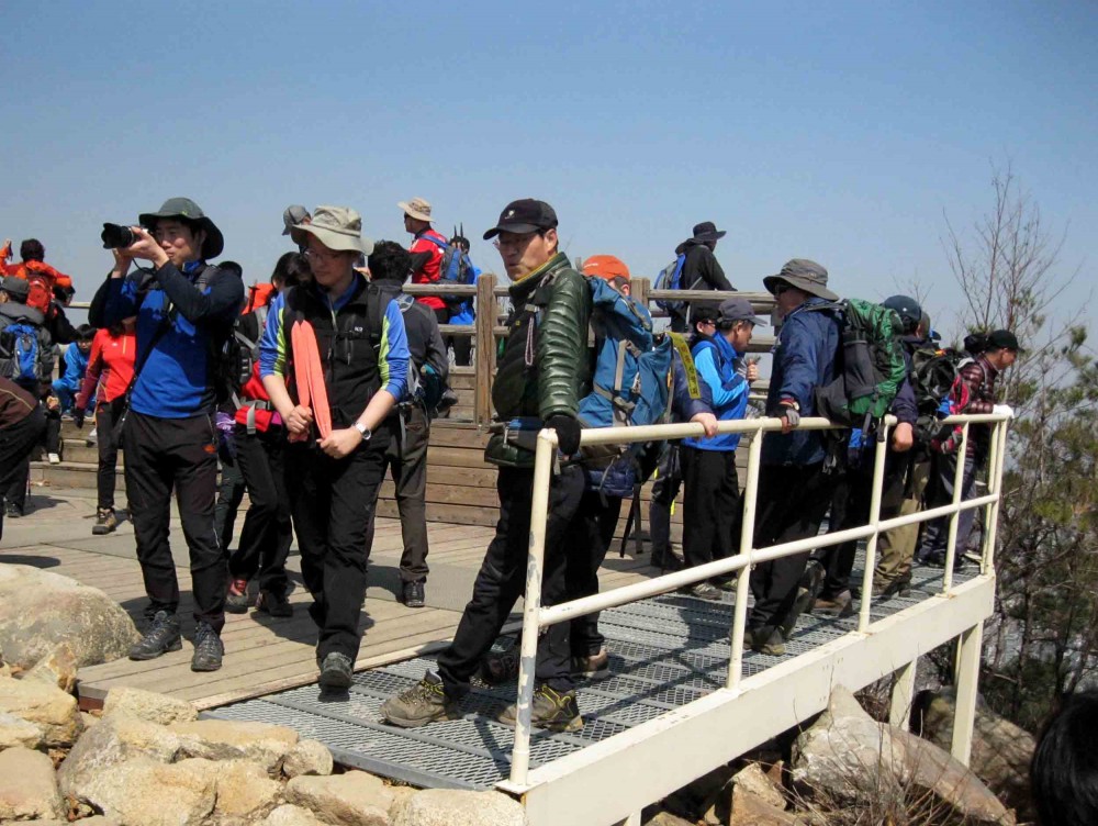 3.4q 거북바위 부근 전망데크에서 @사당능선.JPG