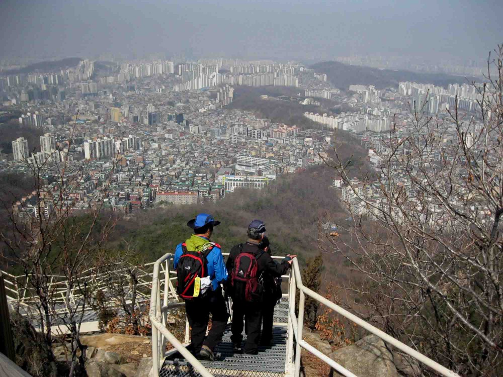 3.4s 거북바위 부근 전망데크에서 서울 서남부.JPG