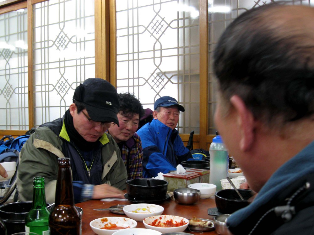 20130223-8.10 산행뒤풀이 @'관악산회관' - 서울대입구 시계탑광장.JPG