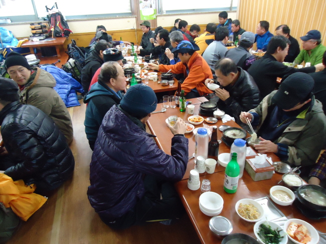 20130223-8.2 산행뒤풀이 @'관악산회관' - 서울대입구 시계탑광장.jpg