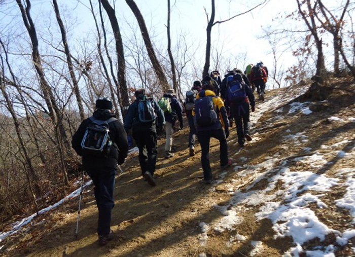 20130223-2.1b 능선으로 오른다.JPG