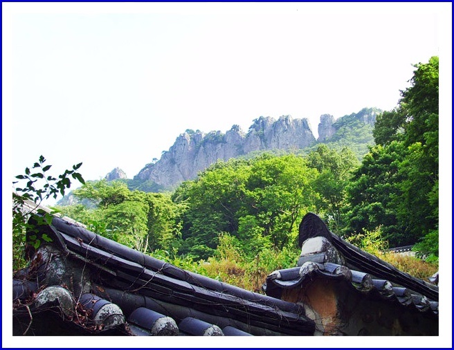 벽련암에서 바라본 서래봉.jpg