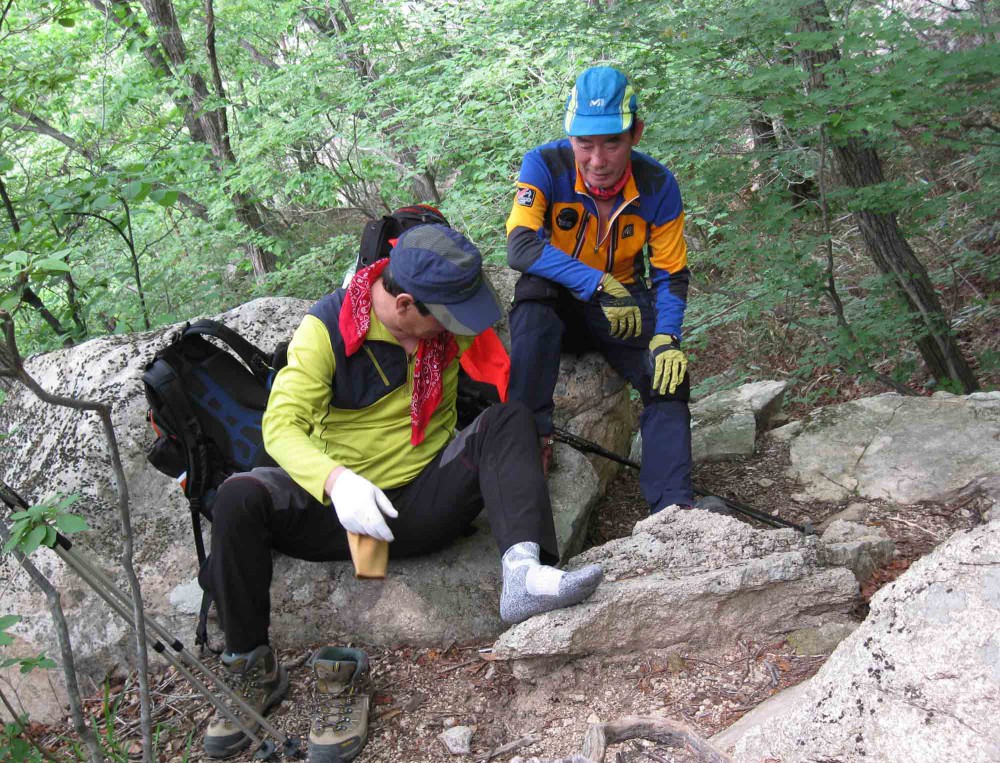 20130526-5.6a 무릎에 이상을 느끼는 잠룡 동문.JPG