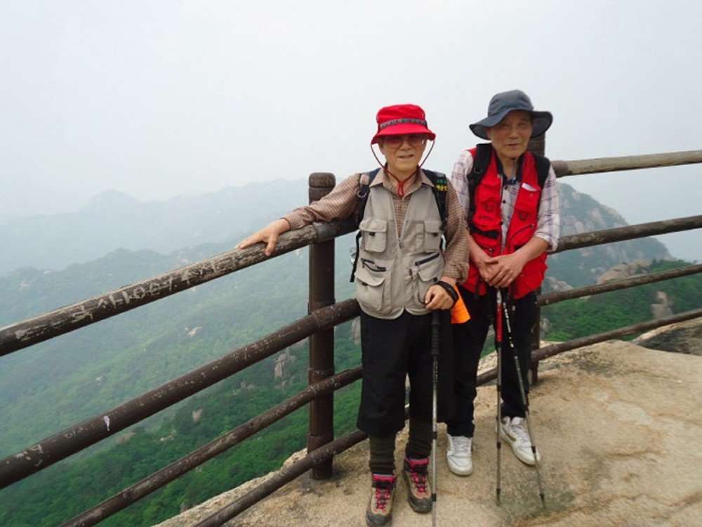 20130526-2.7d A75 박순명-백원주 @문장대 정상.jpg