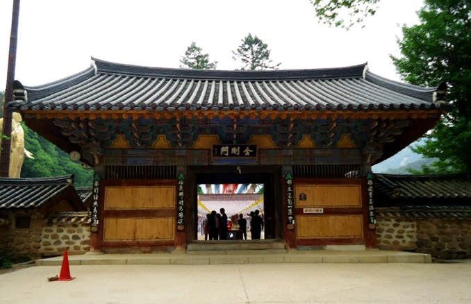 20130526-7.1 법주사 금강문.jpg