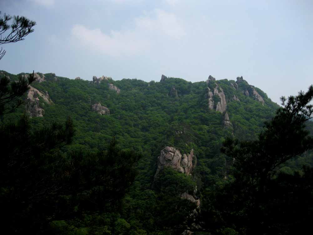 20130526-5.4 하산길에 바라본 비로봉.JPG