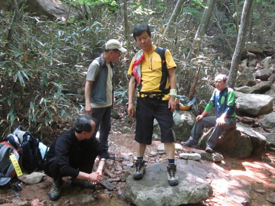 20130526-2.3a C1 문장대 오르는 산행길.jpg