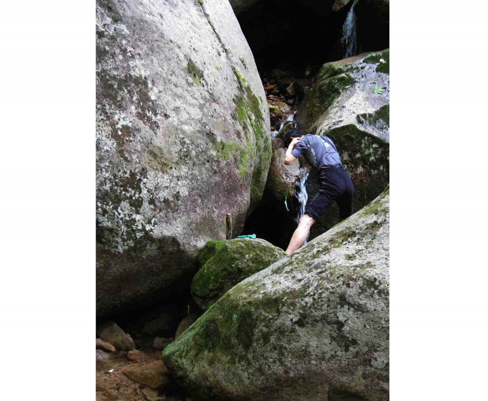 20130526-5.10b 머리를 감는 장명균, 어허...차가워라! .jpg