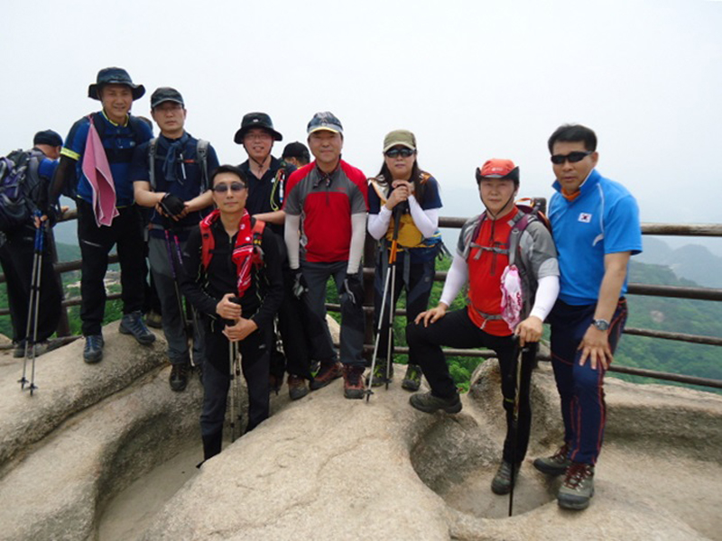 20130526-2.7j A111 문장대 정상에서...jpg