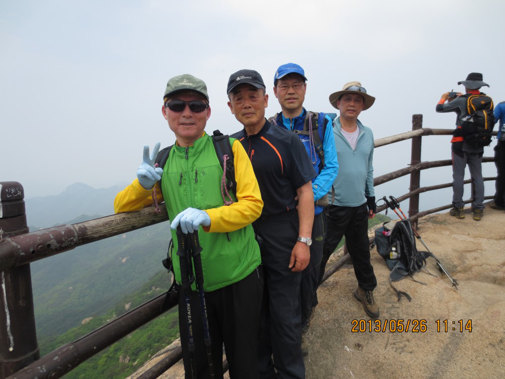 20130526-6.1 B1 천왕봉 원정팀 @문장대 정상.jpg