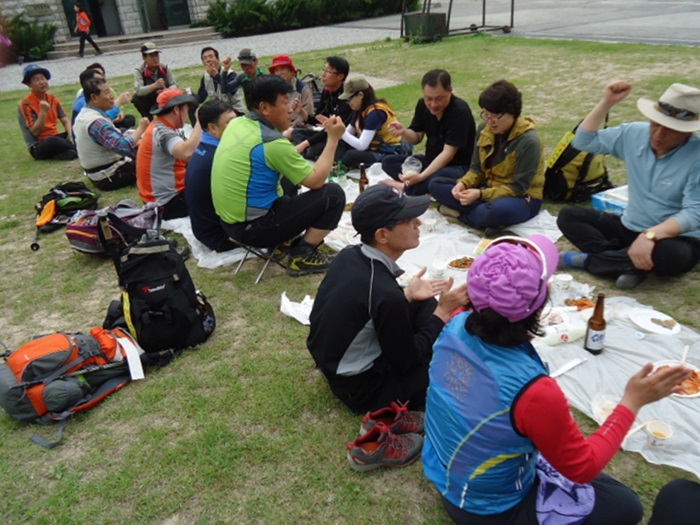 20130526-8.5 B283 비룡-잠룡 교가 제창.jpg