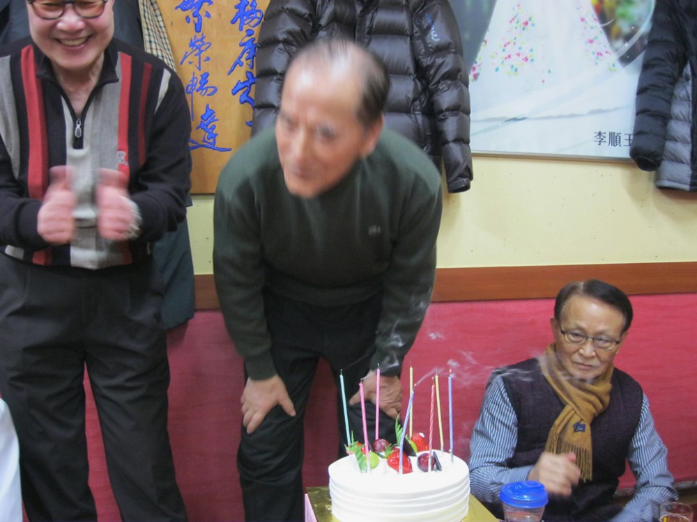 20140314-2.2 김용선 동문 8순잔치 - 촛불을 불어껐다 @토속정.JPG