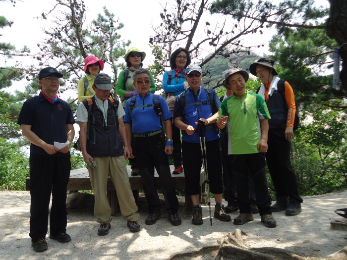 13-0727비룡합창단불암산3산정상합창1.jpg