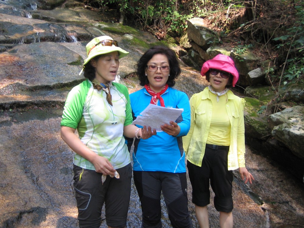 13-0727비룡합창단불암산5계곡합창배효림2.jpg