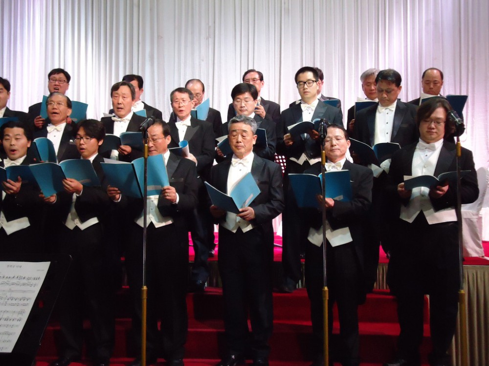 #13-0115고신년하례회비룡합창단3.jpg
